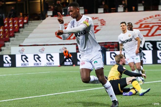 亚预赛-42分大胜！中国男篮击败日本.