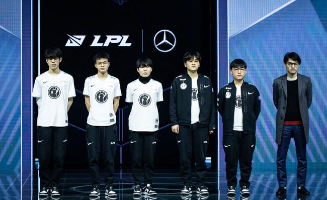 体育成都大运会：中国男篮75-71蒙古队 晋级9-12名排位赛