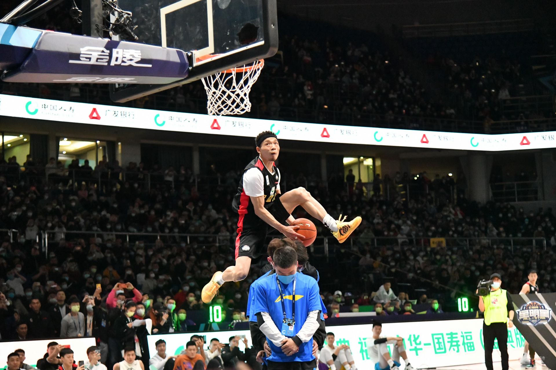 是他们在困 是他们在困