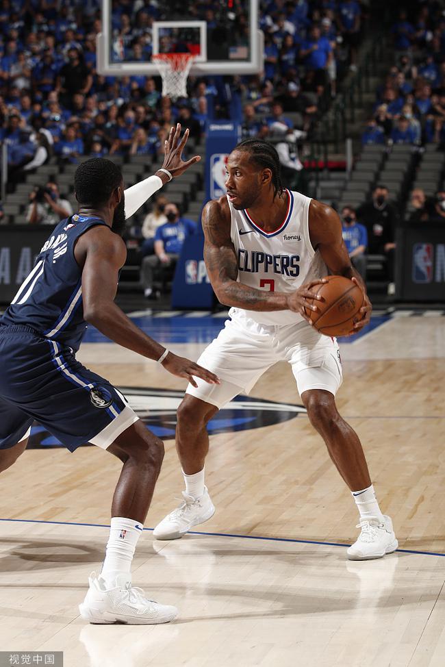 体坛联播｜曼城、利物浦、热刺战平，曾凡博时隔246天回归